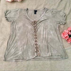 Lace-up V-neck T-shirt